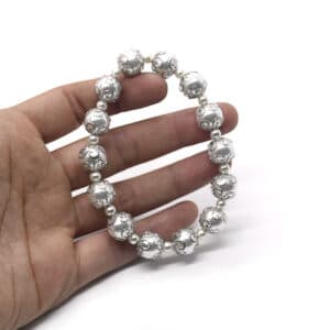 Courtly Lace Bracelet with Pearl-Inspired Detail, Bracelets商品图片 3