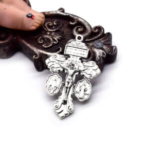 Devotional Crucifix Pendant with Sacred Figures, Necklaces & Pendants商品图片 3