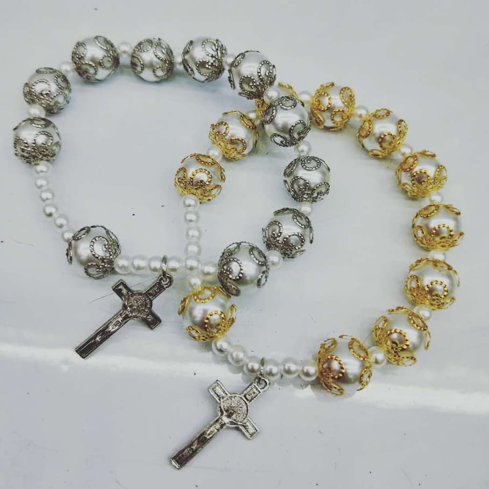 Classic Cross Beaded Bracelet with a central faith-inspired cross accent