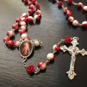 red cross rosary necklace with contrasting bead detail, Rosaries product image 3